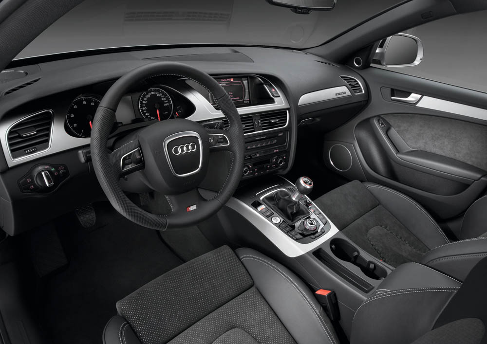 File:2015 Audi A4 B9 3.0 TDI quattro V6 200 kW S line Tangorot